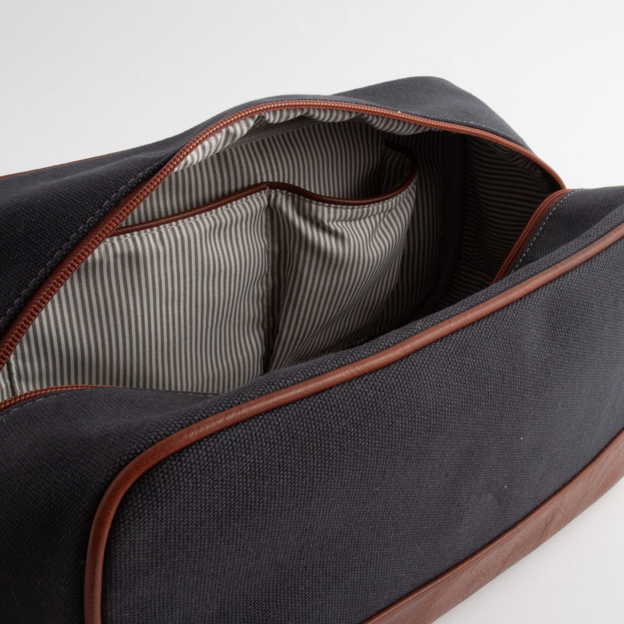 Kaiser Canvas Toiletry Bag - NAVY